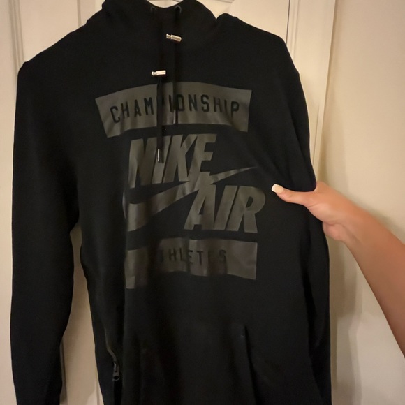 Nike black comfortable jacket for sale men’s size small fits like medium - Picture 2 of 7